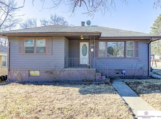 3945 Vernon Ave, Omaha, NE 68111