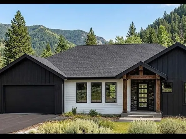 15075 E Alpine Cir, Palmer, AK 99645
