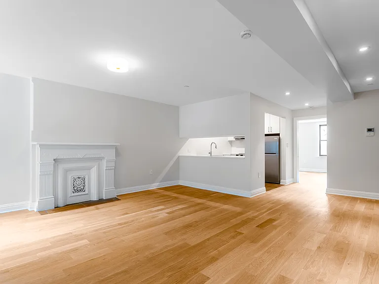 29 Herkimer St #1 — Photo 2