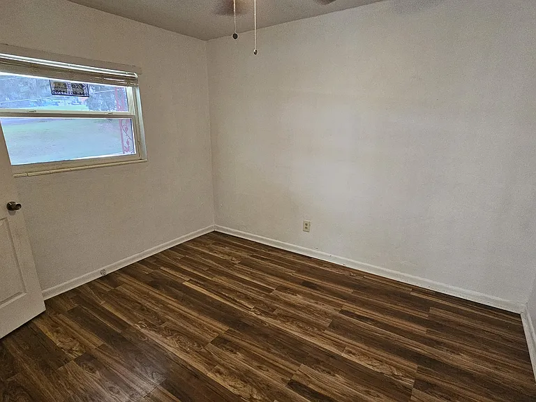 140 W Palmer Ave #4 — Photo 9