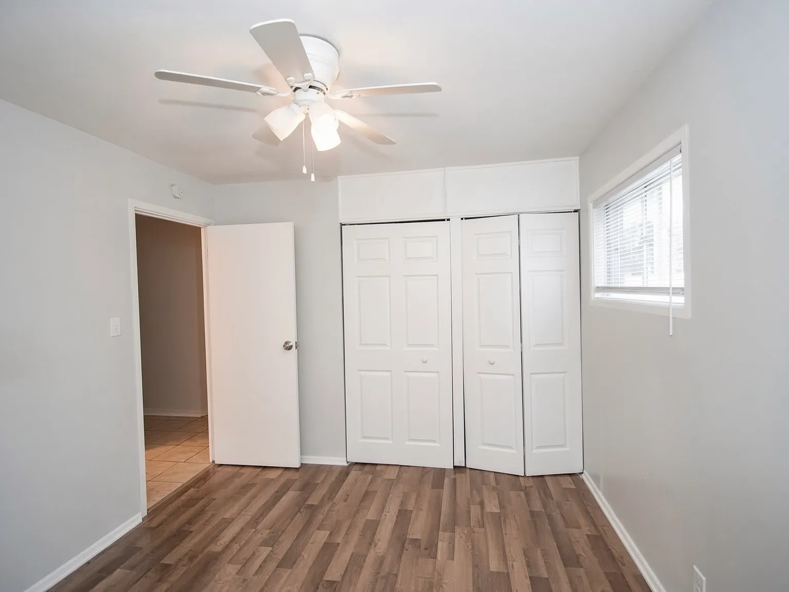 3 bed, 1.5 bath, 1152 sqft, $1,249 — Photo 4