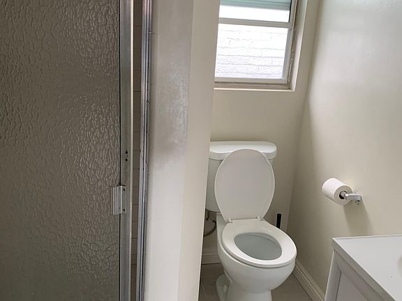 2nd image of 2401 Prosser Ave #5