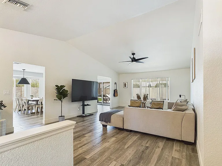 6245 E Janice Way — Photo 32