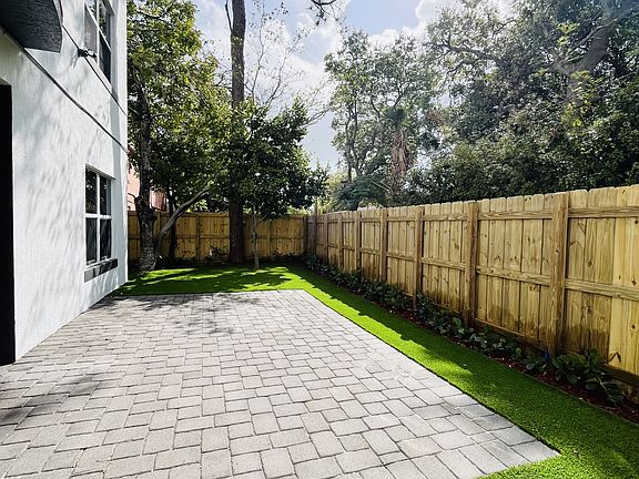 3rd image of 430 SE 16th St #1