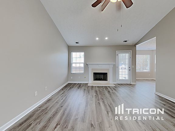 4th image of 3977 Rock Hollow Dr