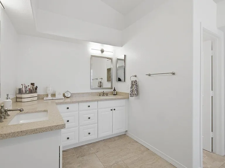12955 E Mercer Ln — Photo 16