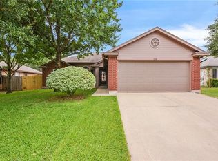 114 Tanglewood Ln, Hutto, TX 78634