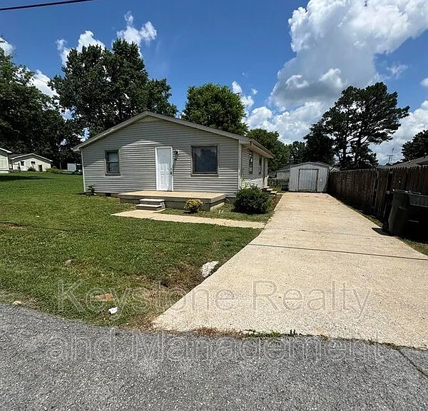 106 Dickerson Ln — Photo 2