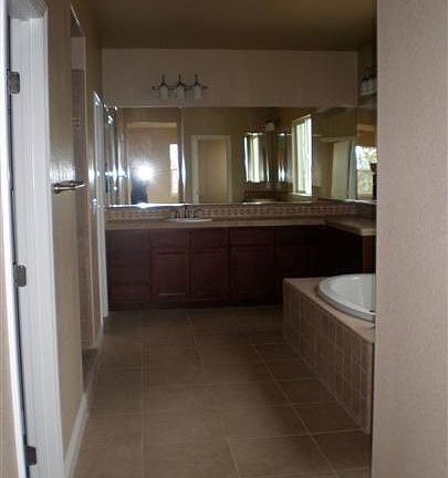 5th image of 2441 Rockrose Cir