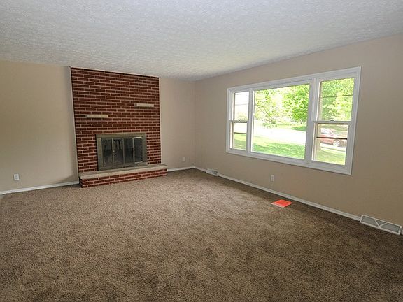 3rd image of 1316 E Allendale Dr