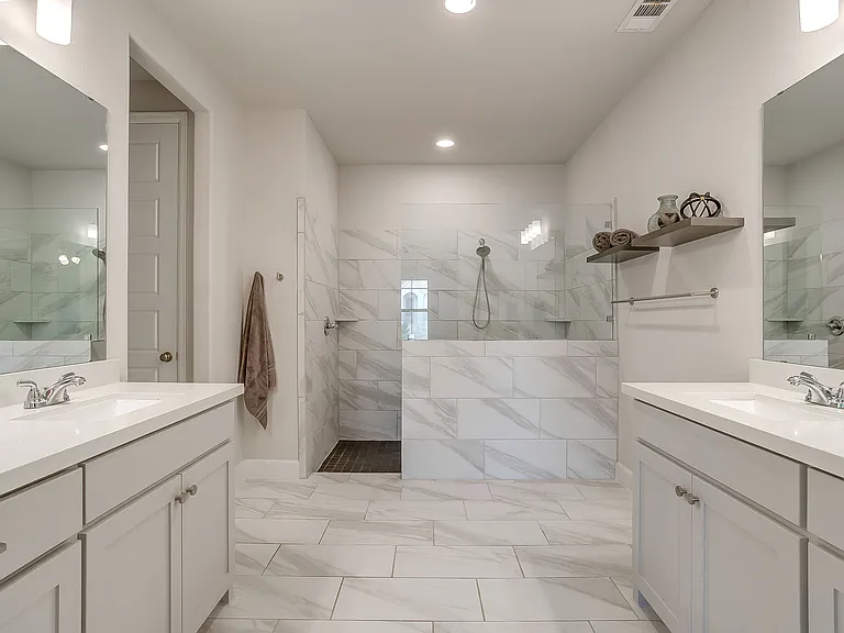 2113 Domingo Dr — Photo 9