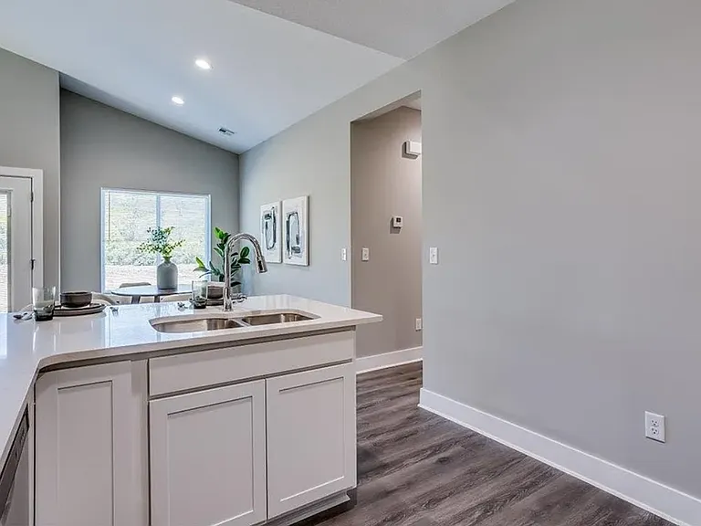 4948 N Vassar Ave — Photo 15