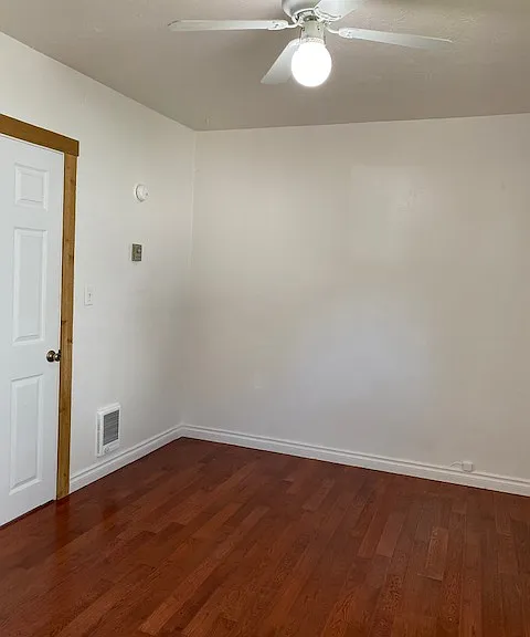 302A Van Trump Ave NE #A — Photo 14