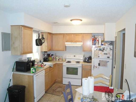 2nd image of 679 46th Ave NE