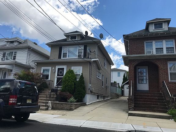 3rd image of 552 Saint Pauls Ave