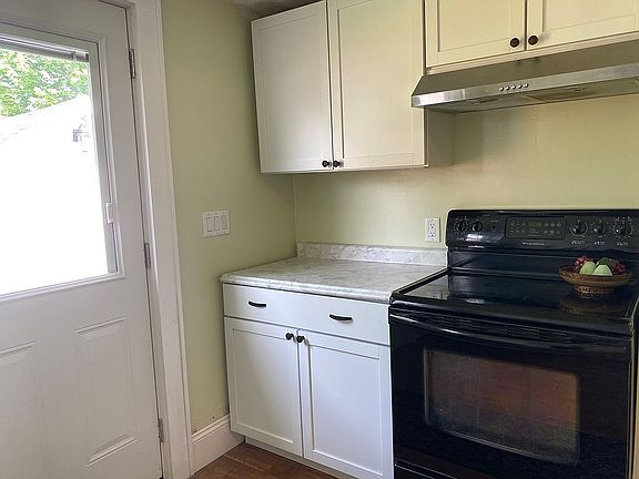 2nd image of 553 Harvard Ave