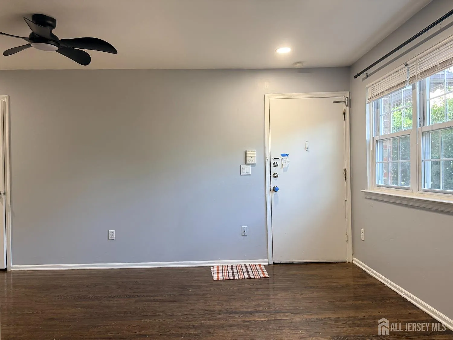 2 bed, 1.0 bath, 702 sqft, $2,150 — Photo 3