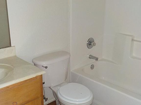 5th image of 2700 Alma Dr #B