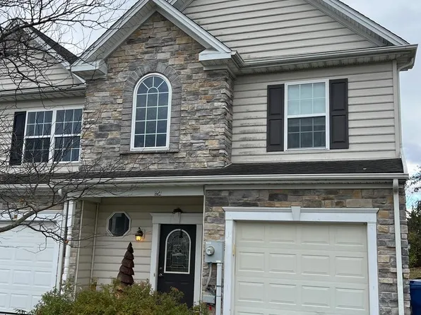1256 Emilys Ct, Greencastle, PA 17225