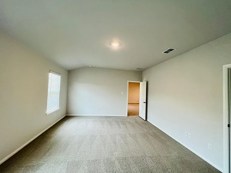 412 Alva St — Photo 17