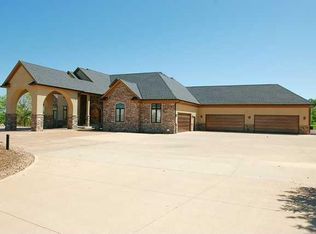 265 62nd Ct, West Des Moines, IA 50266
