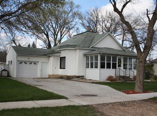 106 W Main St, White, SD 57276