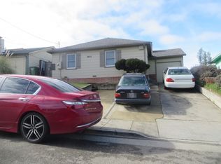 8605 Seneca St, Oakland, CA 94605