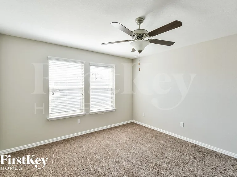 9006 Bowring Park — Photo 8