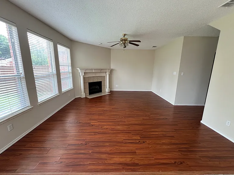 3633 Kimble Dr — Photo 9