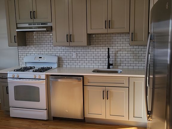 5th image of 77 Shepherds Ln Floor 2