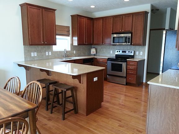 2nd image of 21335 Blackstone Cir
