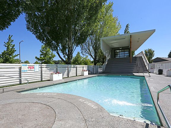 5th image of 17310 SE Naegeli Dr #16940-2