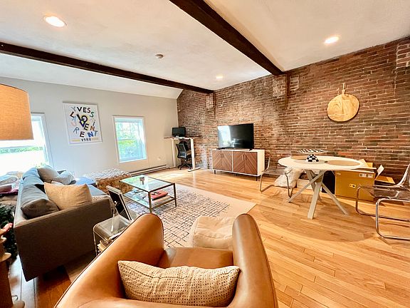 5th image of 96 Commercial St APT 3