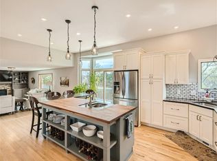 9291 Parkside Draw, Woodbury, MN 55125