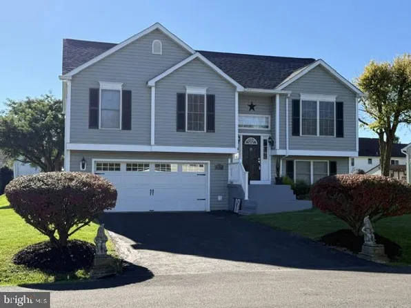 19720 Marigold Dr, Hagerstown, MD 21742