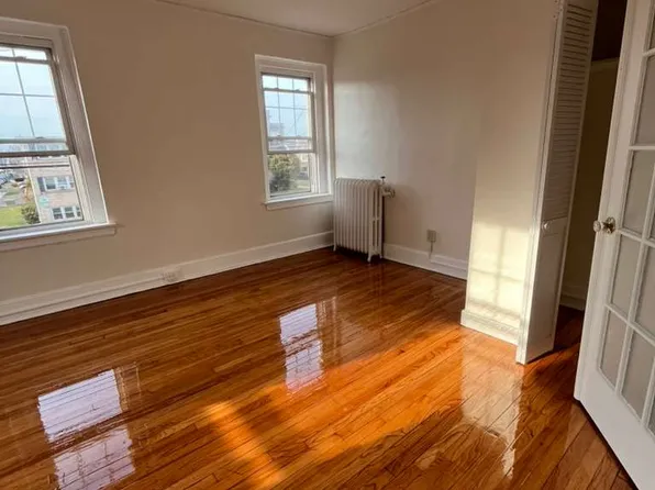 182 Elm St, West Haven, CT