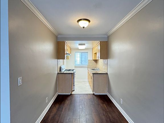 5th image of 1332 E Broadway APT 2