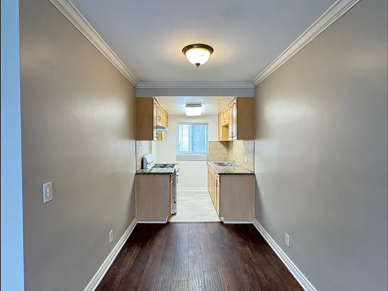 1332 E Broadway — Photo 5