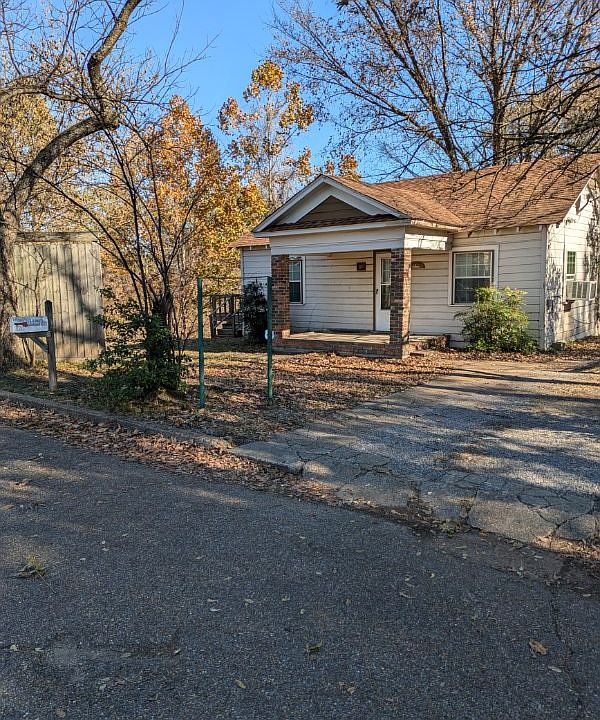 1st image of 127 Fairland Pl