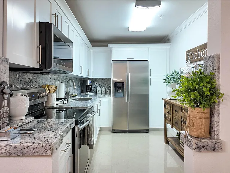 3001 S Ocean Dr #319 — Photo 2