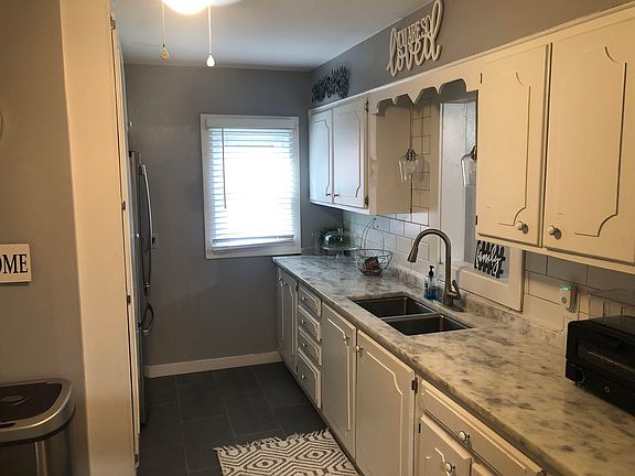 4th image of 1563 Railton Rd