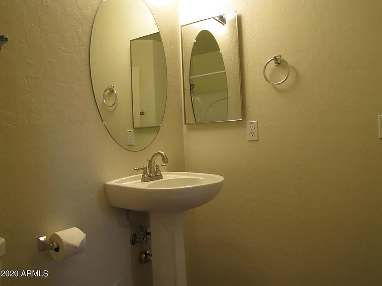 975 W Wendy Way — Photo 13