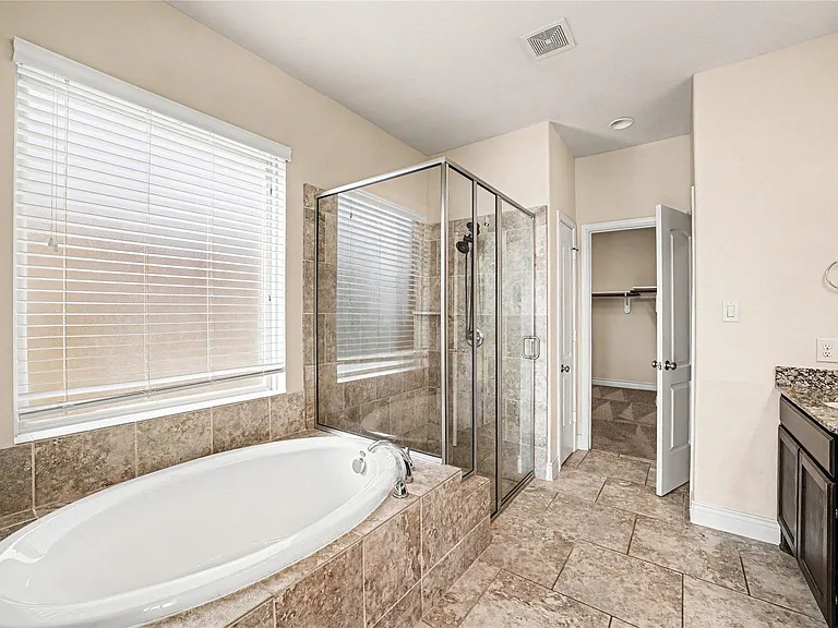 2310 Falcon Brook Dr — Photo 11