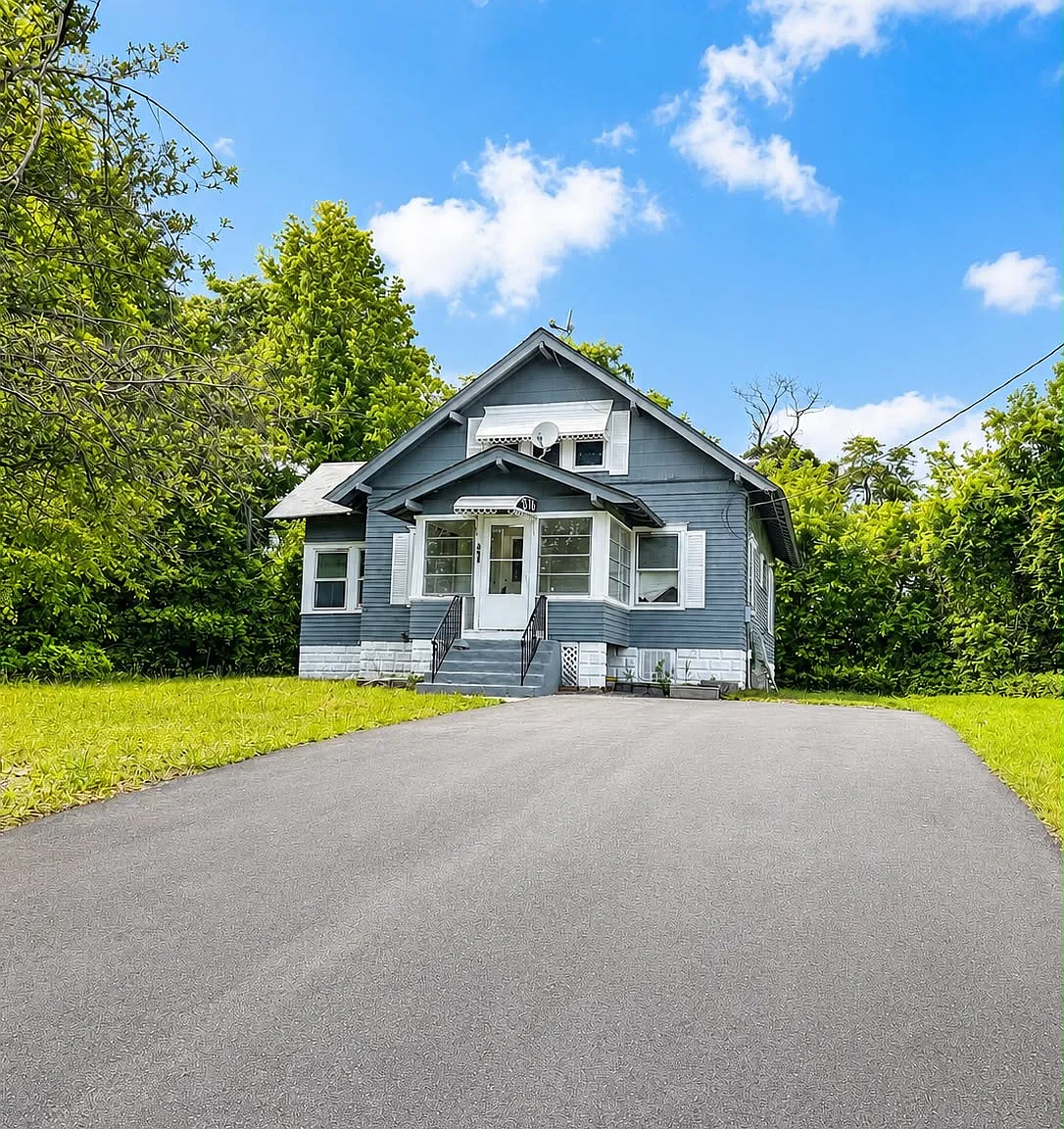 4 bed, $2,650 — Photo 1