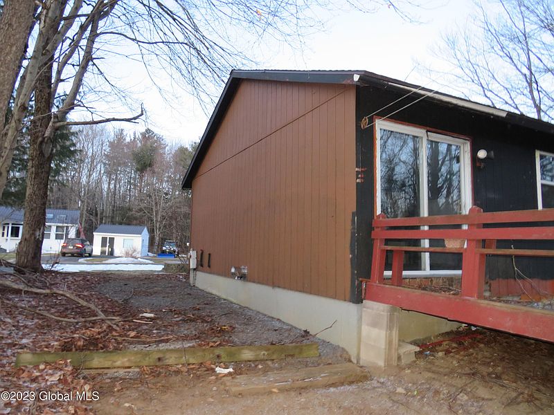 4th image of 150 Shawn Drive