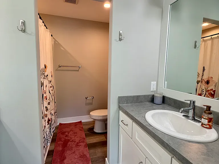248 Monroe Ave — Photo 15