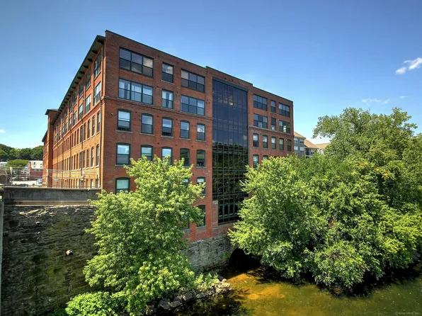 145 Canal Street #203, Shelton, CT 06484