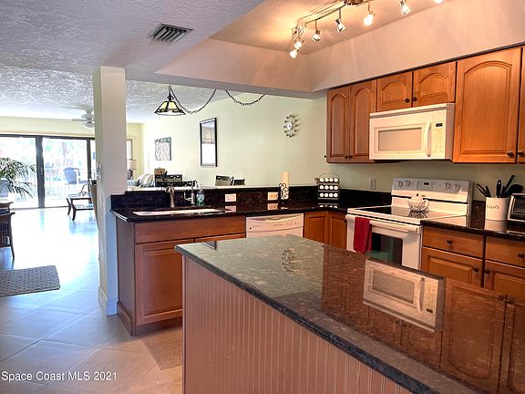 5th image of 8494 Ridgewood Ave APT 4302
