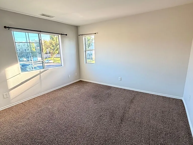 5762 Rostrata Ave — Photo 23