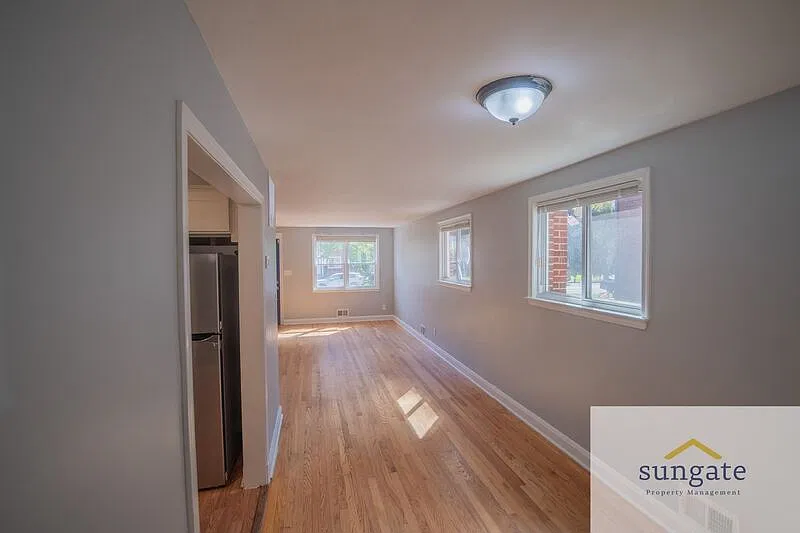 3 bed, 2.0 bath, 1360 sqft, $2,400 — Photo 4